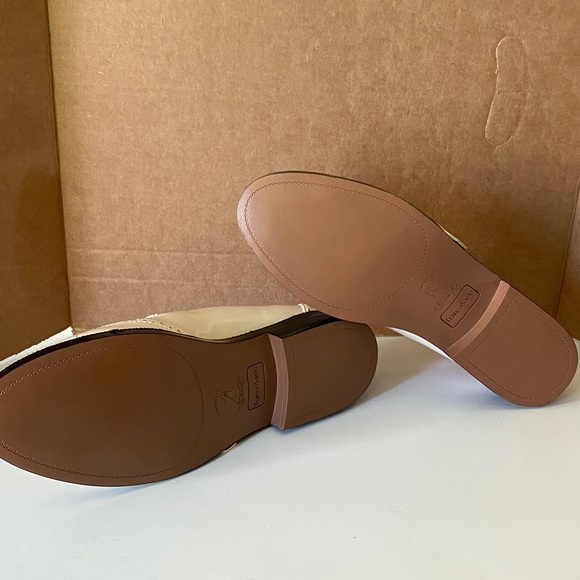 Franco Sarto Cream Loafers with Black Soles - Picture 4 of 6